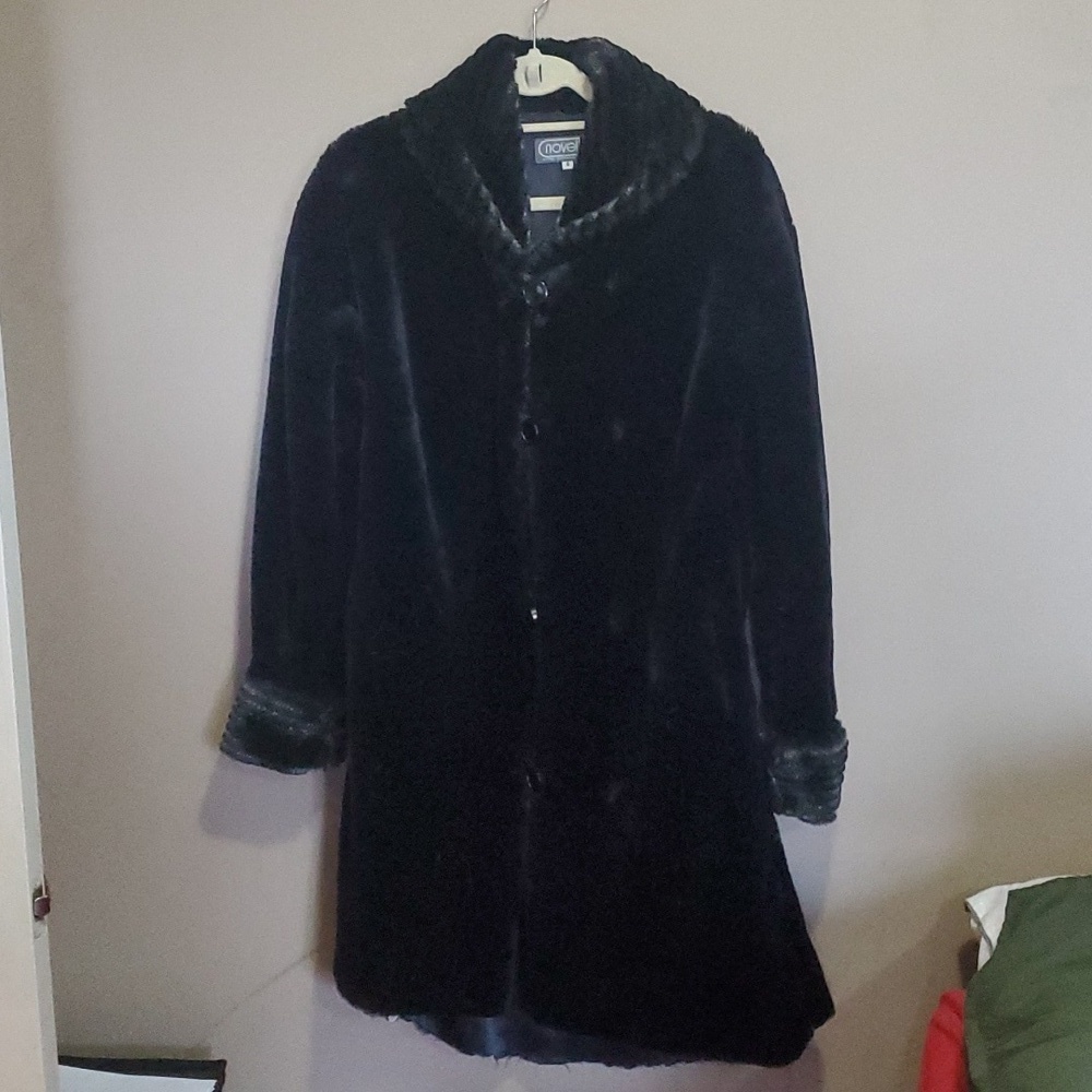 Novelti faux fur coat size 6